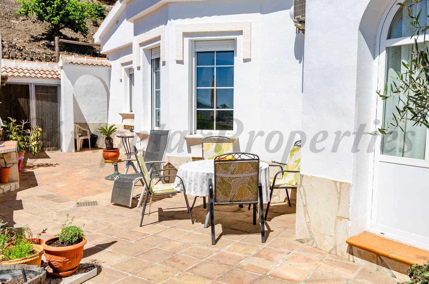 2 bedroom Finca/Country House for sale in Competa with garage - € 349,000 (Ref: 9869510)