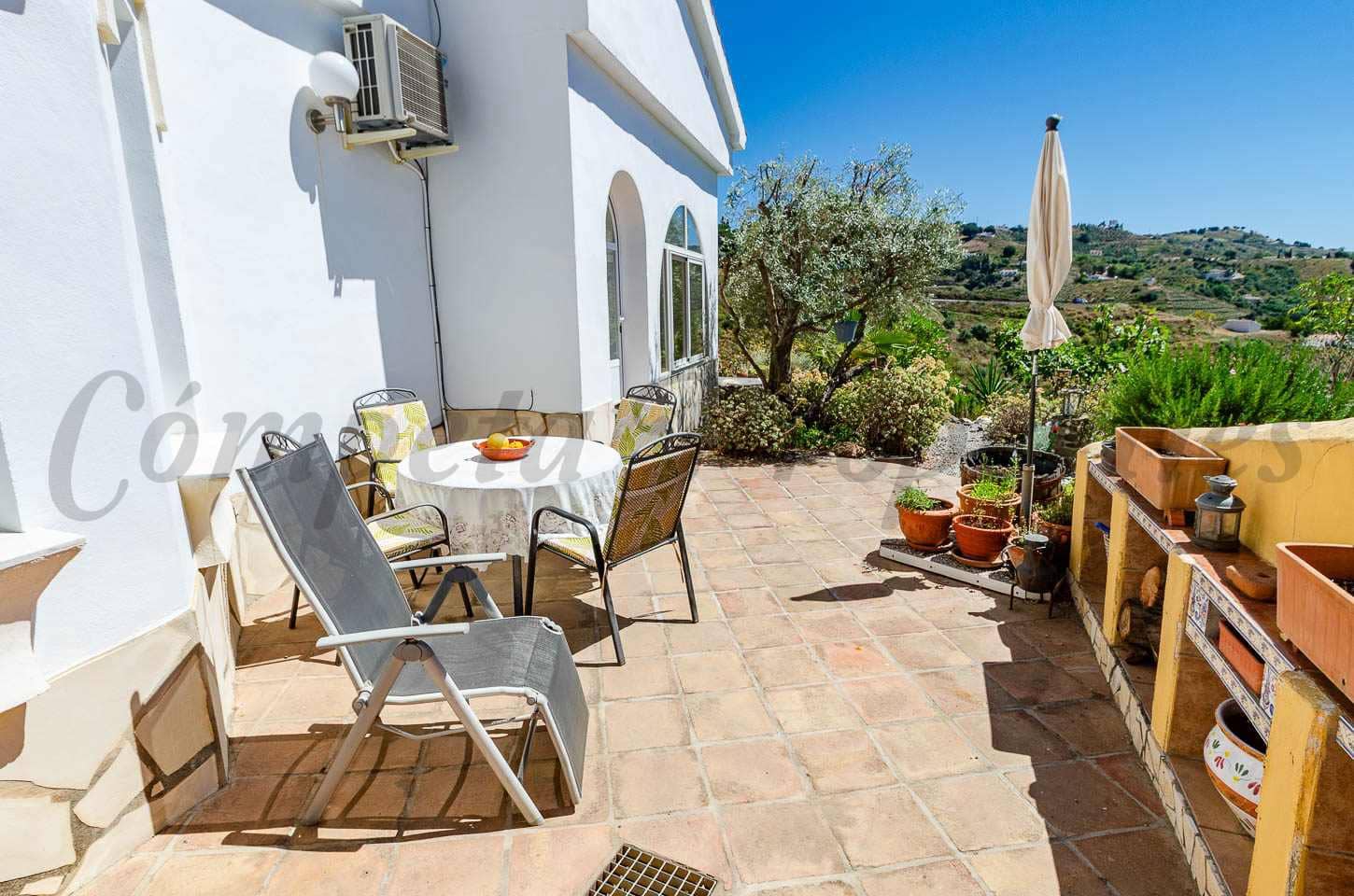 2 bedroom Finca/Country House for sale in Competa with garage - € 349,000 (Ref: 9869510)
