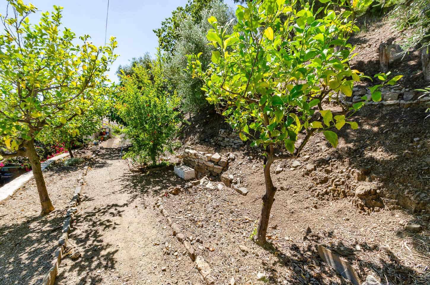 2 bedroom Finca/Country House for sale in Competa with garage - € 349,000 (Ref: 9869510)