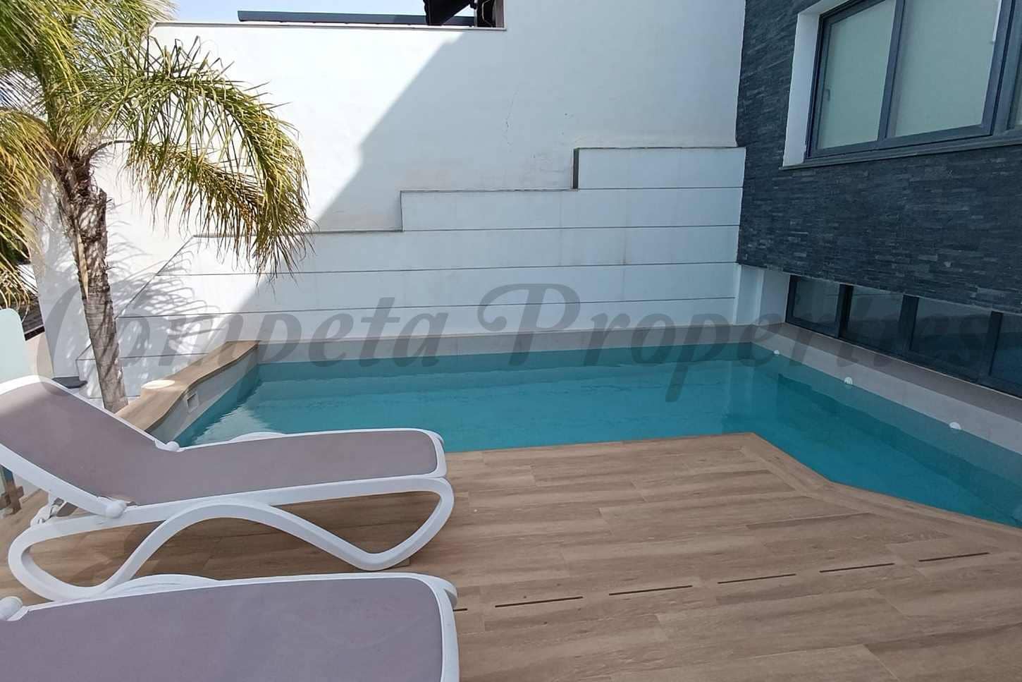 4 Zimmer Haus zu verkaufen in Nerja mit Pool Garage - 780.000 € (Ref: 9869595)