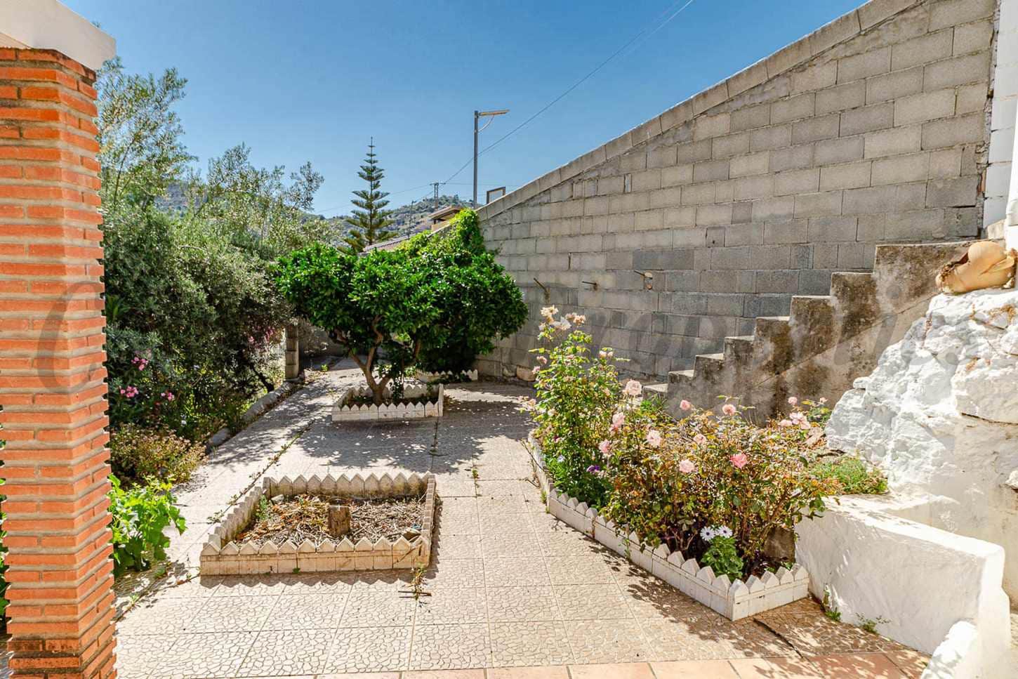 2 soverom Villa til salgs i Canillas de Albaida med garasje - € 297 400 (Ref: 9874324)