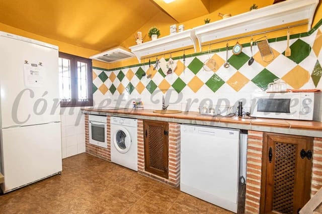 3 sovrum Finca/Hus på landet till salu i Torrox med pool garage - 320 000 € (Ref: 9880282)
