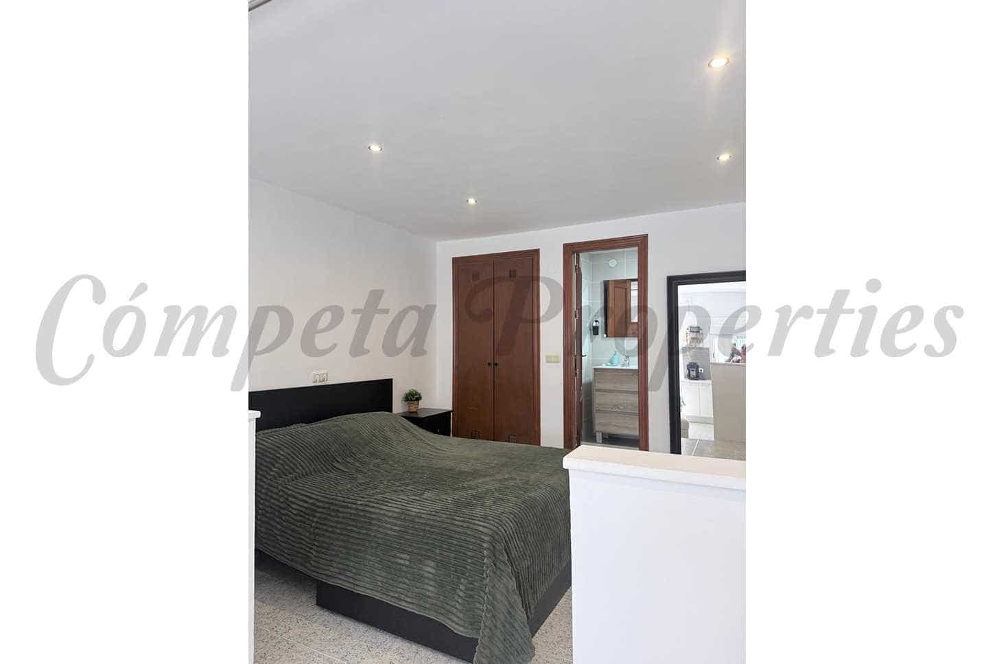 1 slaapkamer Studio te koop in Nerja met zwembad garage - € 190.000 (Ref: 9885211)