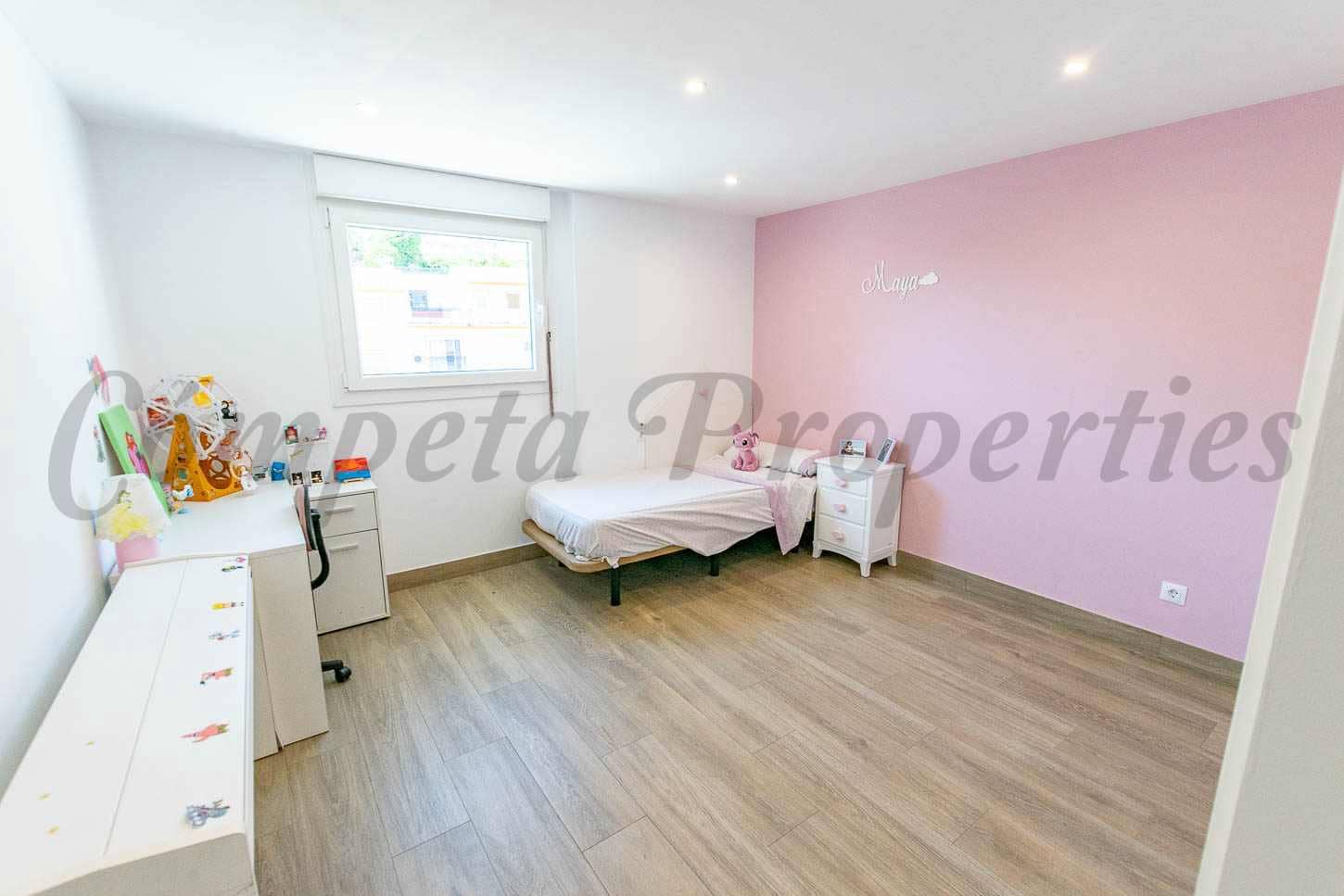 4 slaapkamer Huis te koop in Competa - € 445.000 (Ref: 9899802)