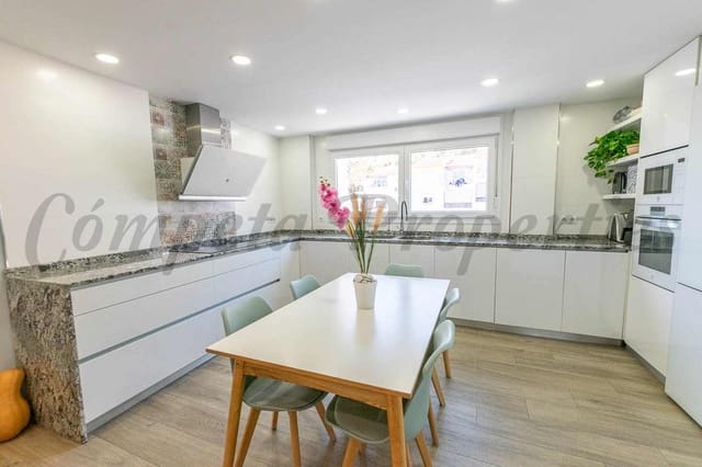4 Zimmer Haus zu verkaufen in Cómpeta - 445.000 € (Ref: 9899802)