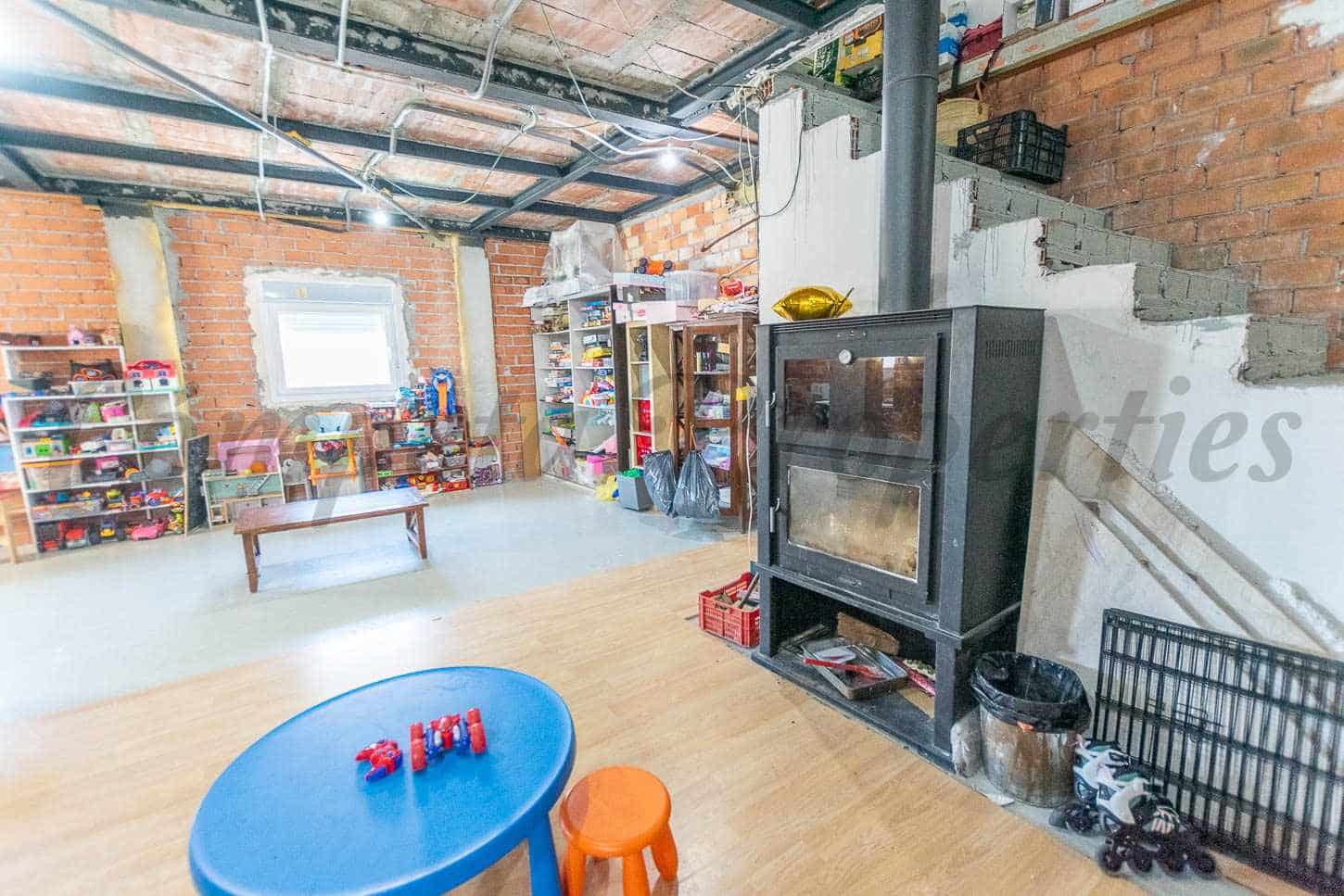 4 slaapkamer Huis te koop in Competa - € 445.000 (Ref: 9899802)
