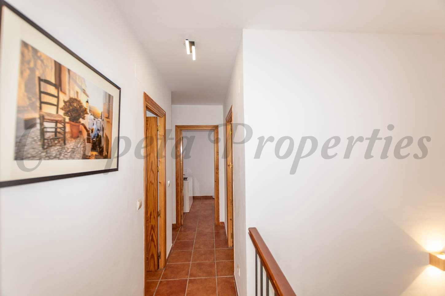 4 bedroom Townhouse for rent in Frigiliana - € 1,400 (Ref: 9901366)