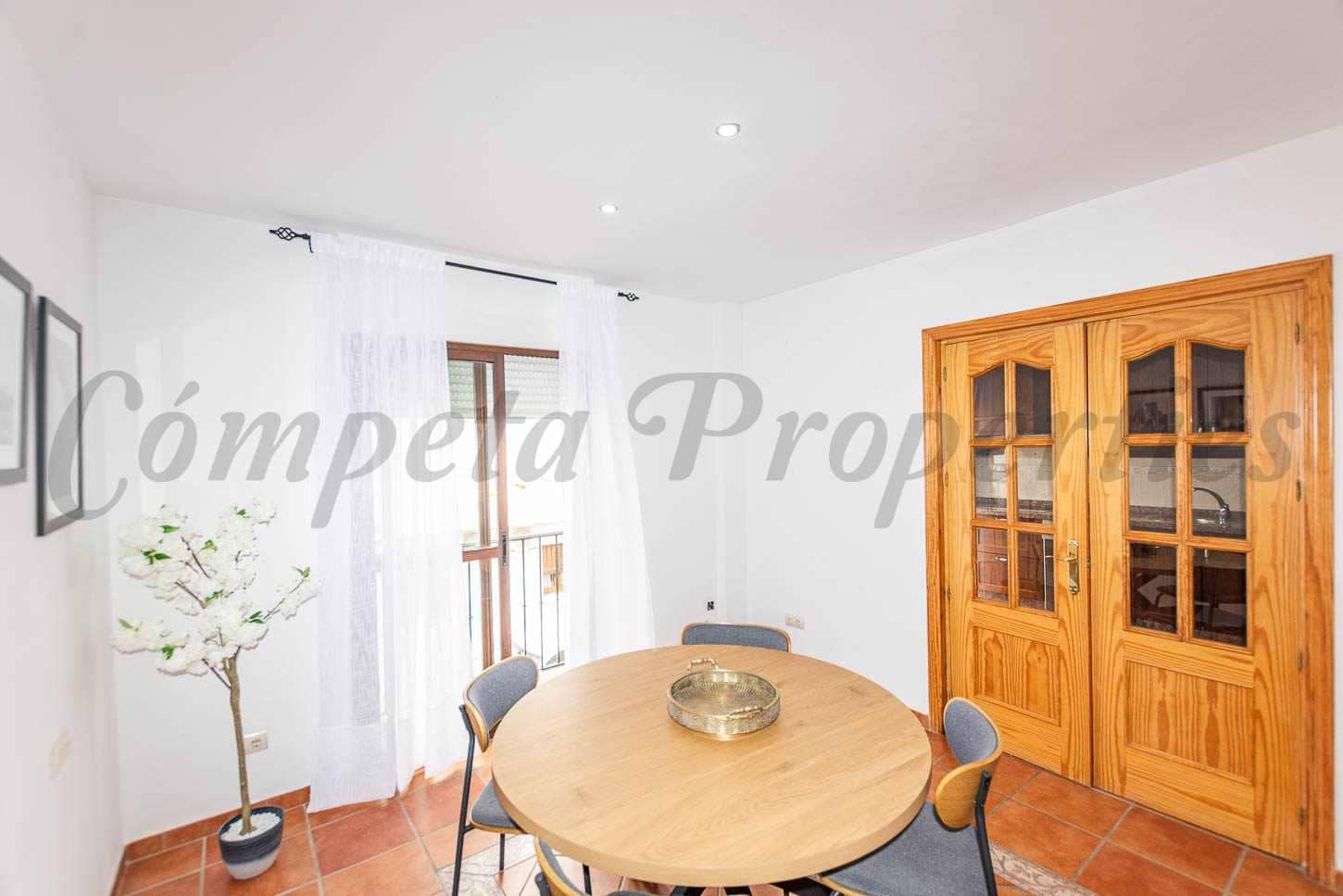 4 bedroom Townhouse for rent in Frigiliana - € 1,400 (Ref: 9901366)