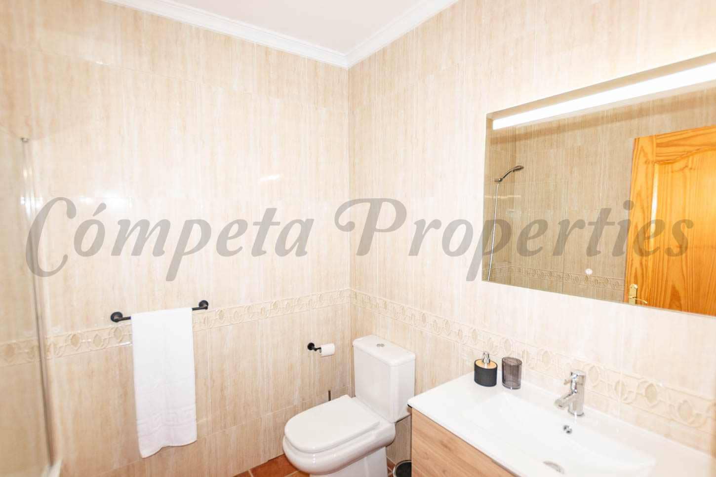4 bedroom Townhouse for rent in Frigiliana - € 1,400 (Ref: 9901366)