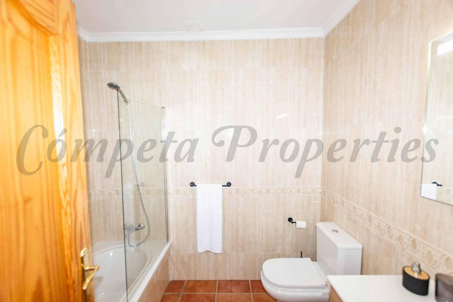 4 bedroom Townhouse for rent in Frigiliana - € 1,400 (Ref: 9901366)