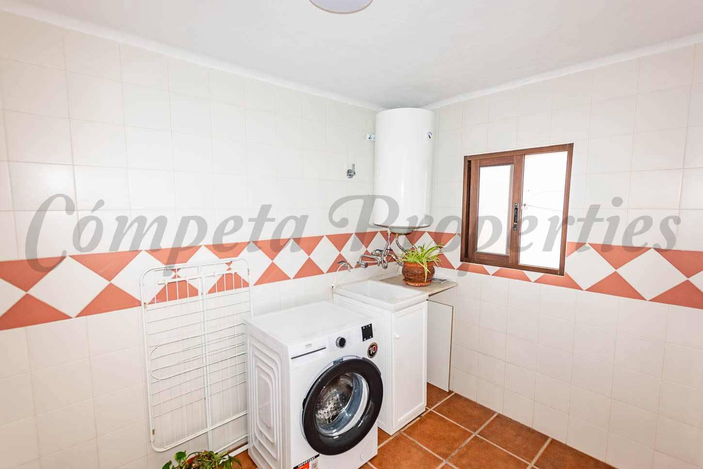 4 bedroom Townhouse for rent in Frigiliana - € 1,400 (Ref: 9901366)