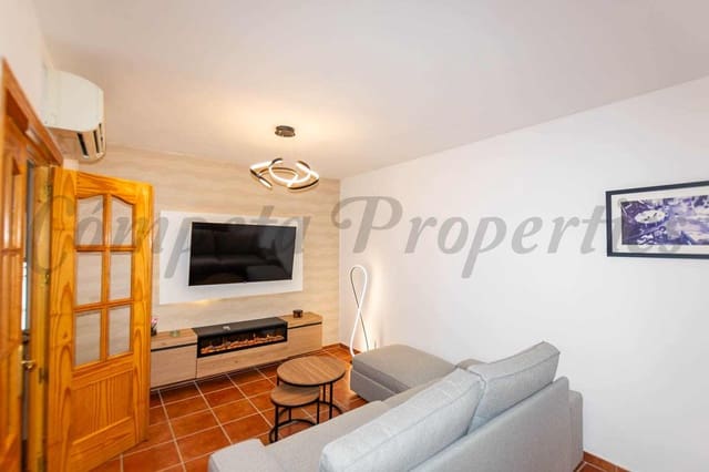 4 bedroom Townhouse for rent in Frigiliana - € 1,400 (Ref: 9901366)
