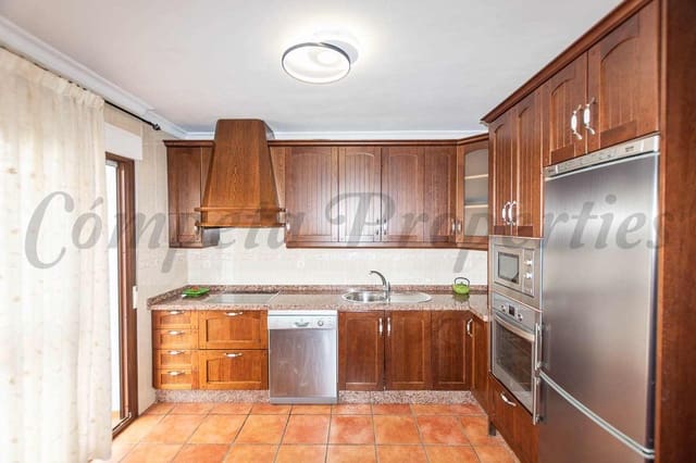 4 bedroom Townhouse for rent in Frigiliana - € 1,400 (Ref: 9901366)