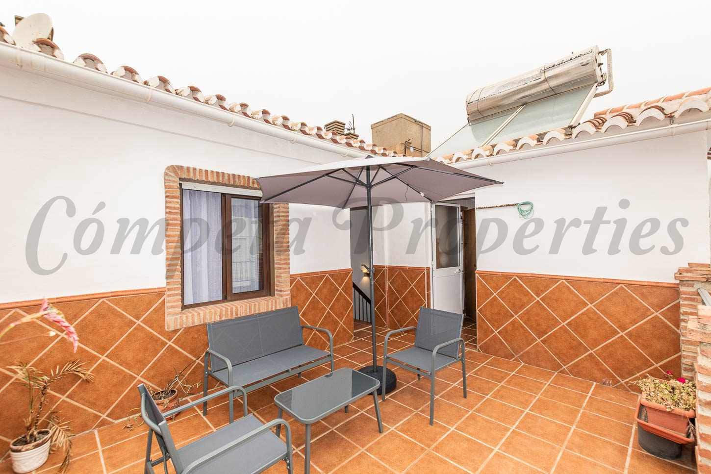 4 bedroom Townhouse for rent in Frigiliana - € 1,400 (Ref: 9901366)