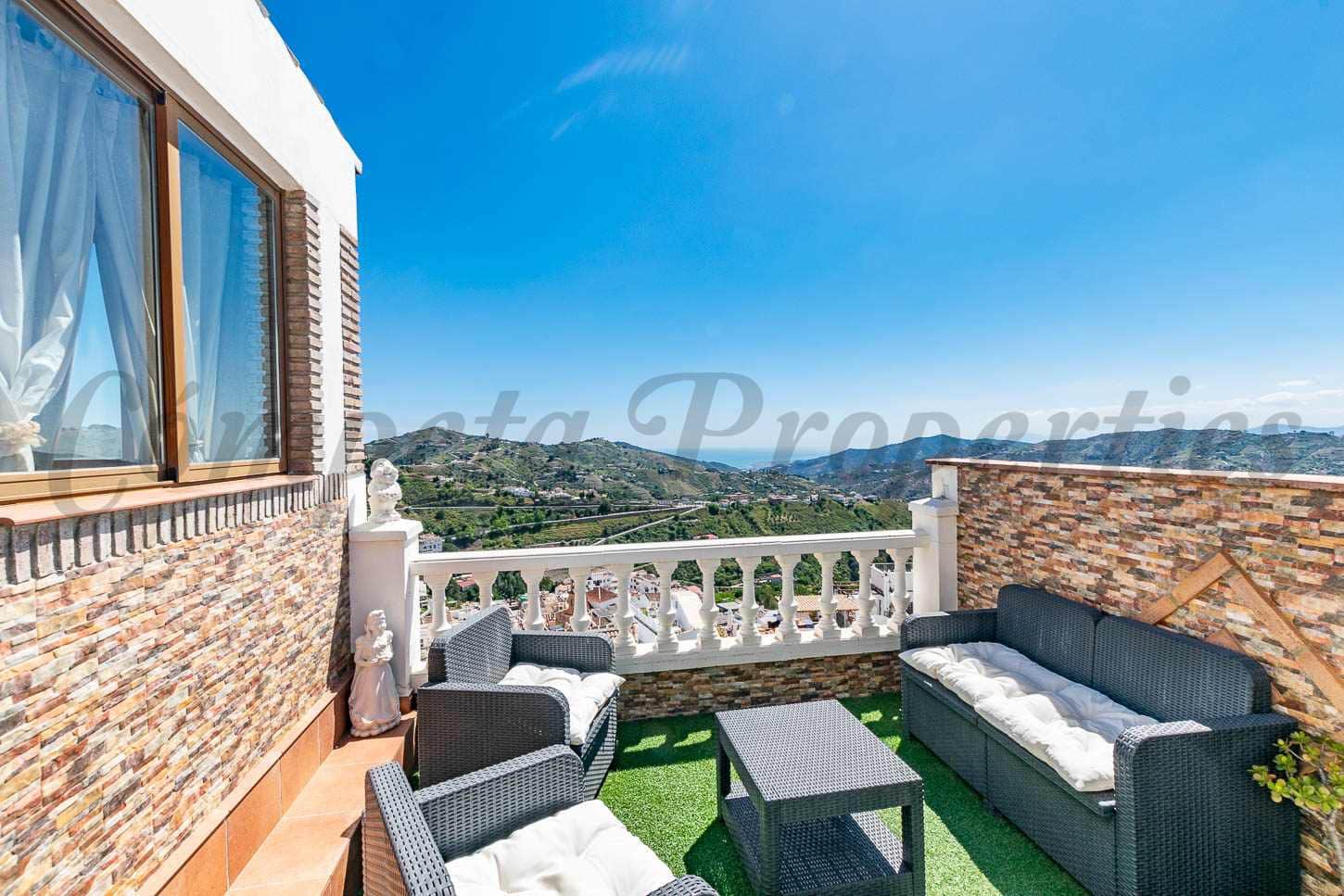 3 bedroom Townhouse for sale in Competa - € 280,000 (Ref: 9904721)