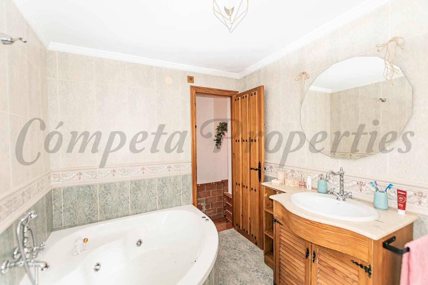 3 bedroom Townhouse for sale in Competa - € 280,000 (Ref: 9904721)