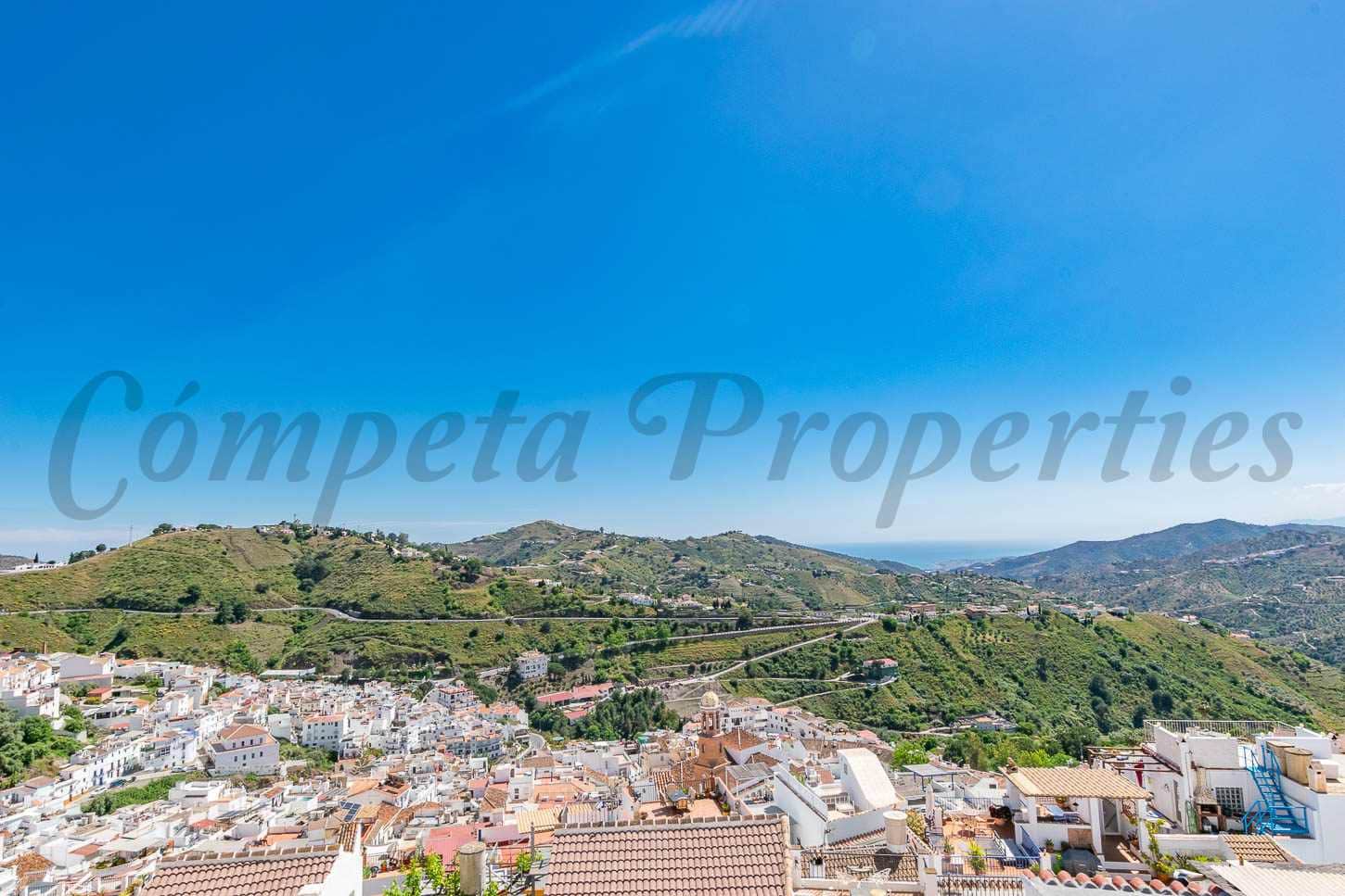 3 bedroom Townhouse for sale in Competa - € 280,000 (Ref: 9904721)