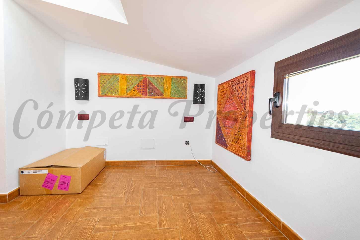 3 sovrum Finca/Hus på landet att hyra i Torrox med pool garage - 1 500 € (Ref: 9905295)