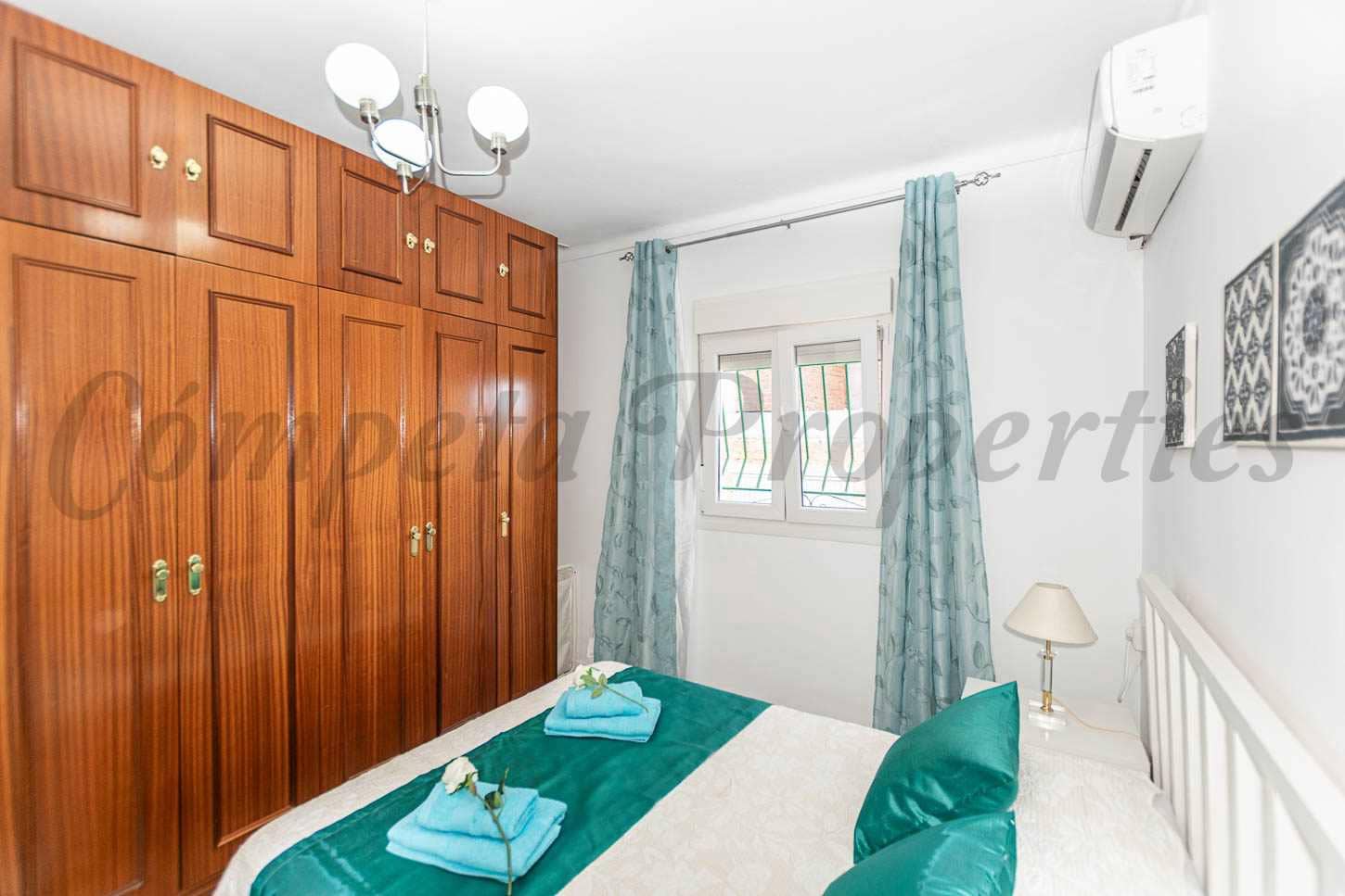 4 slaapkamer Huis te huur in Sayalonga - € 1.100 (Ref: 9911802)