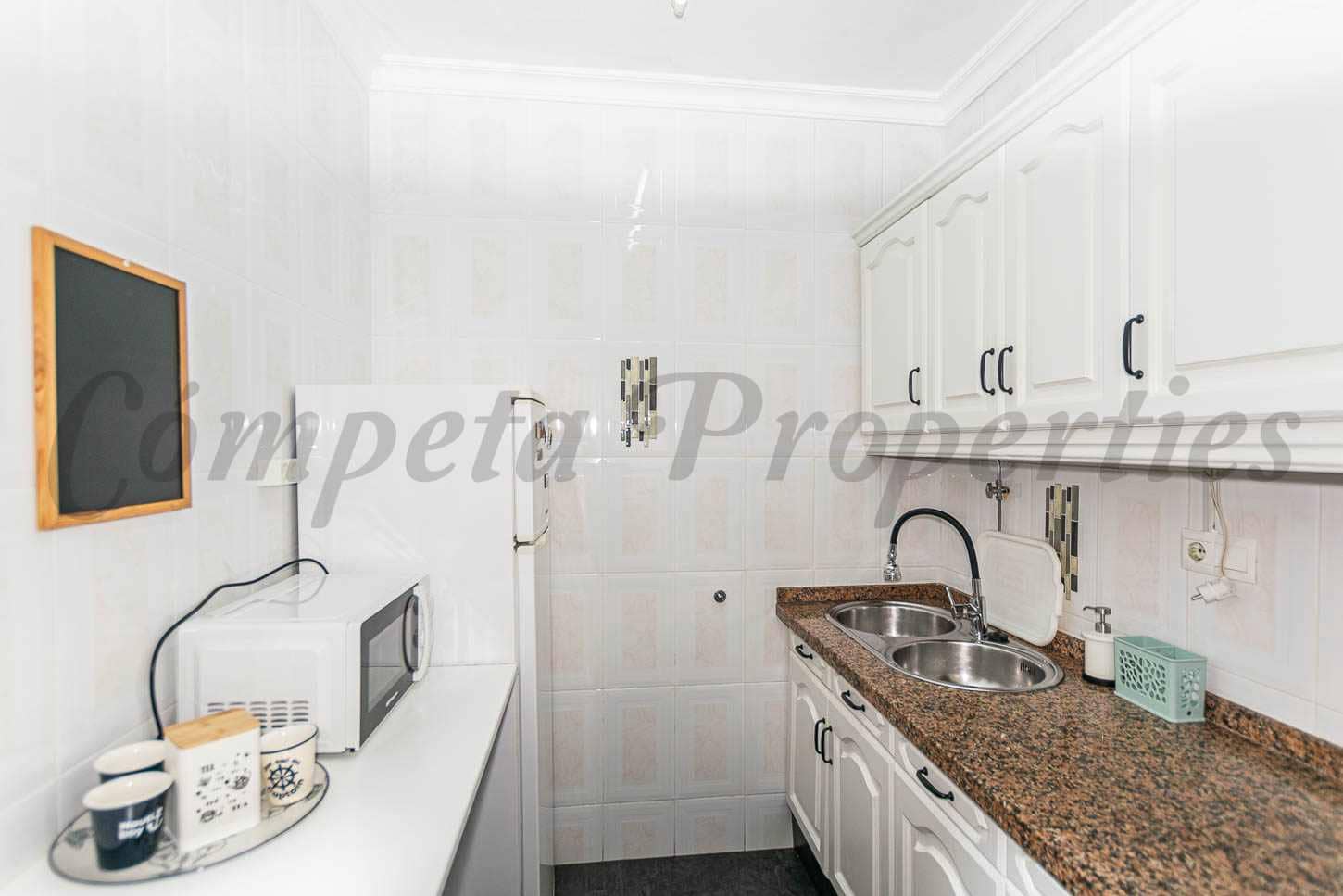 4 slaapkamer Huis te huur in Sayalonga - € 1.100 (Ref: 9911802)