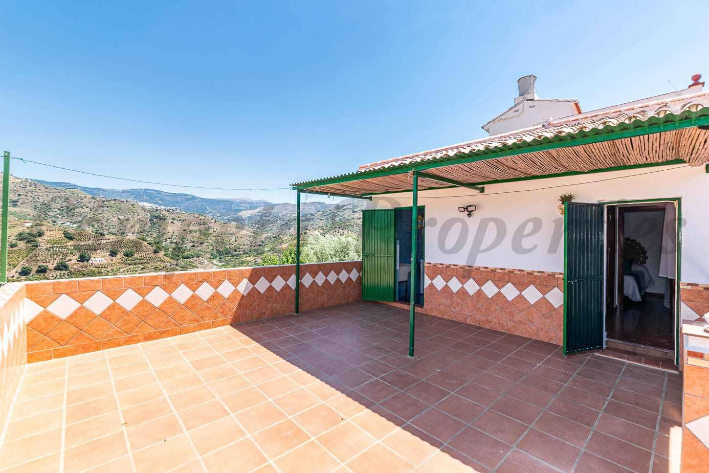 4 slaapkamer Huis te huur in Sayalonga - € 1.100 (Ref: 9911802)