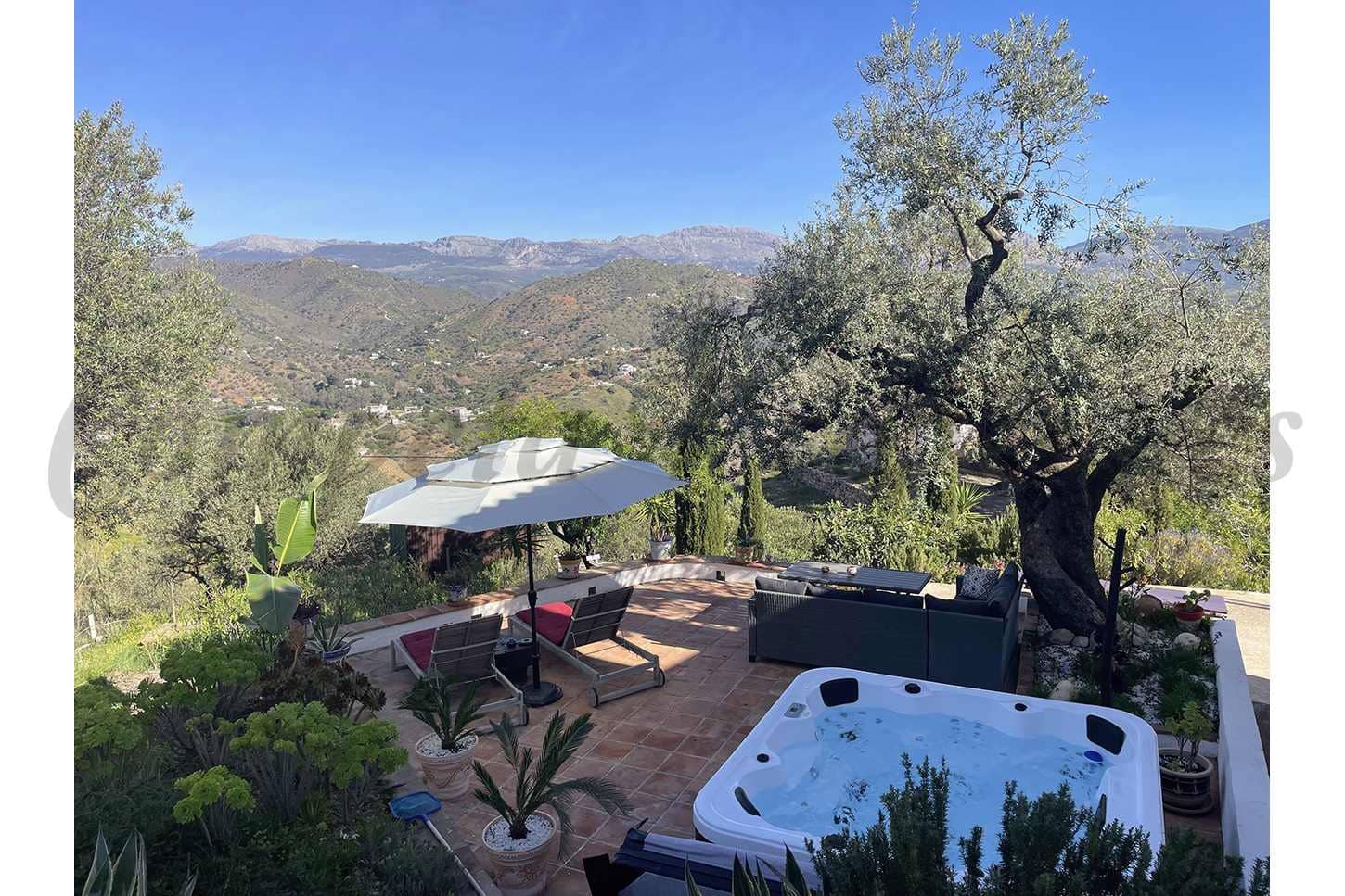 3 Zimmer Villa zu verkaufen in Comares mit Garage - 369.500 € (Ref: 9914055)
