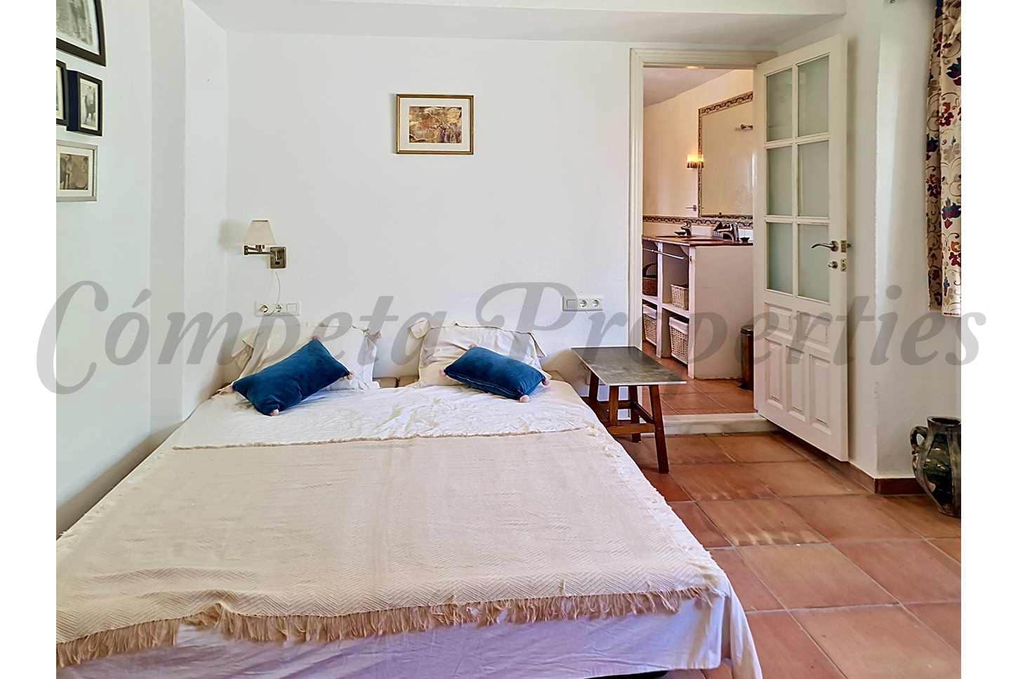 4 chambre Villa/Maison à vendre à Velez-Malaga avec piscine garage - 635 000 € (Ref: 9914909)