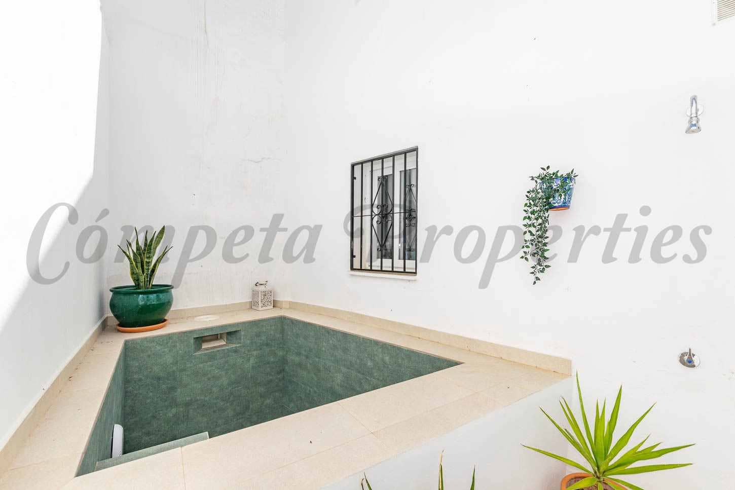 2 bedroom Townhouse for rent in Canillas de Albaida with pool - € 750 (Ref: 9919052)