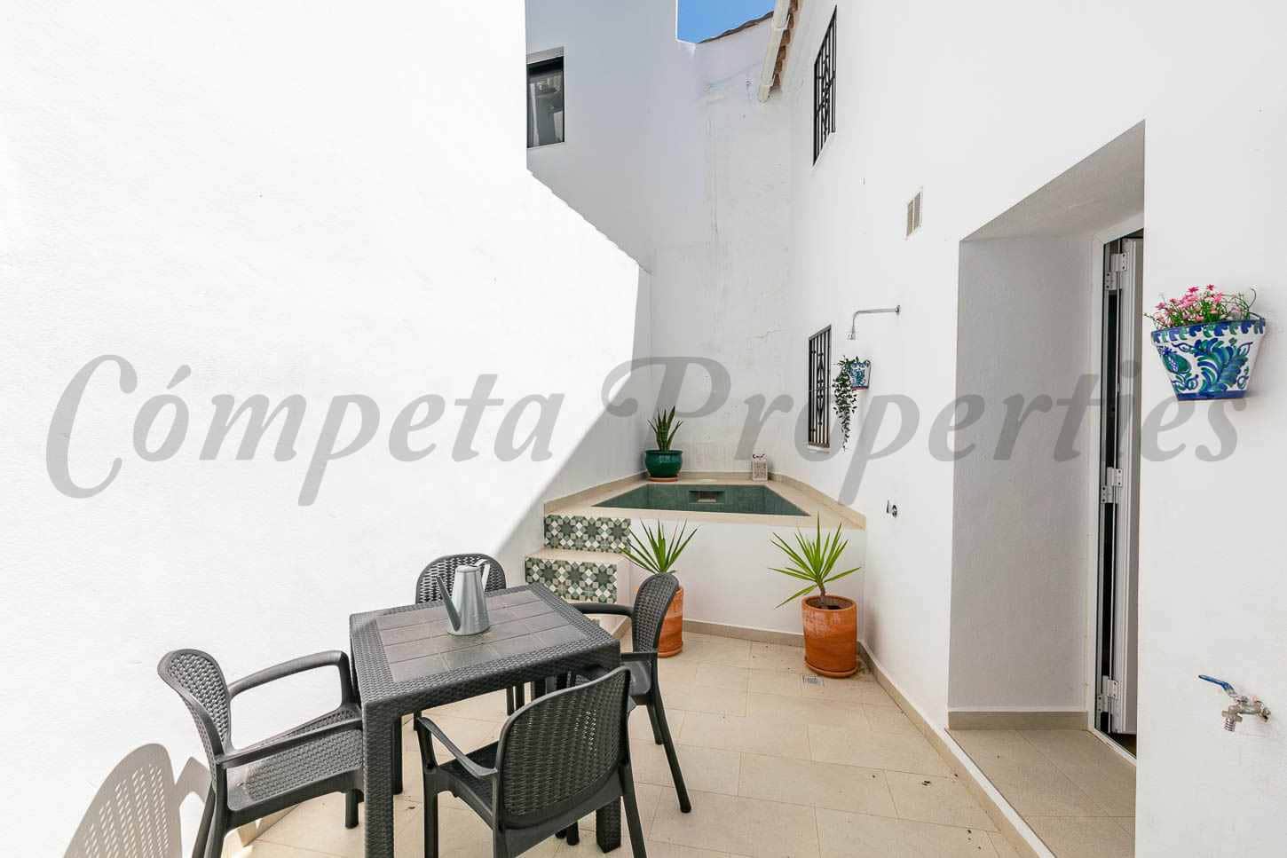 2 bedroom Townhouse for rent in Canillas de Albaida with pool - € 750 (Ref: 9919052)