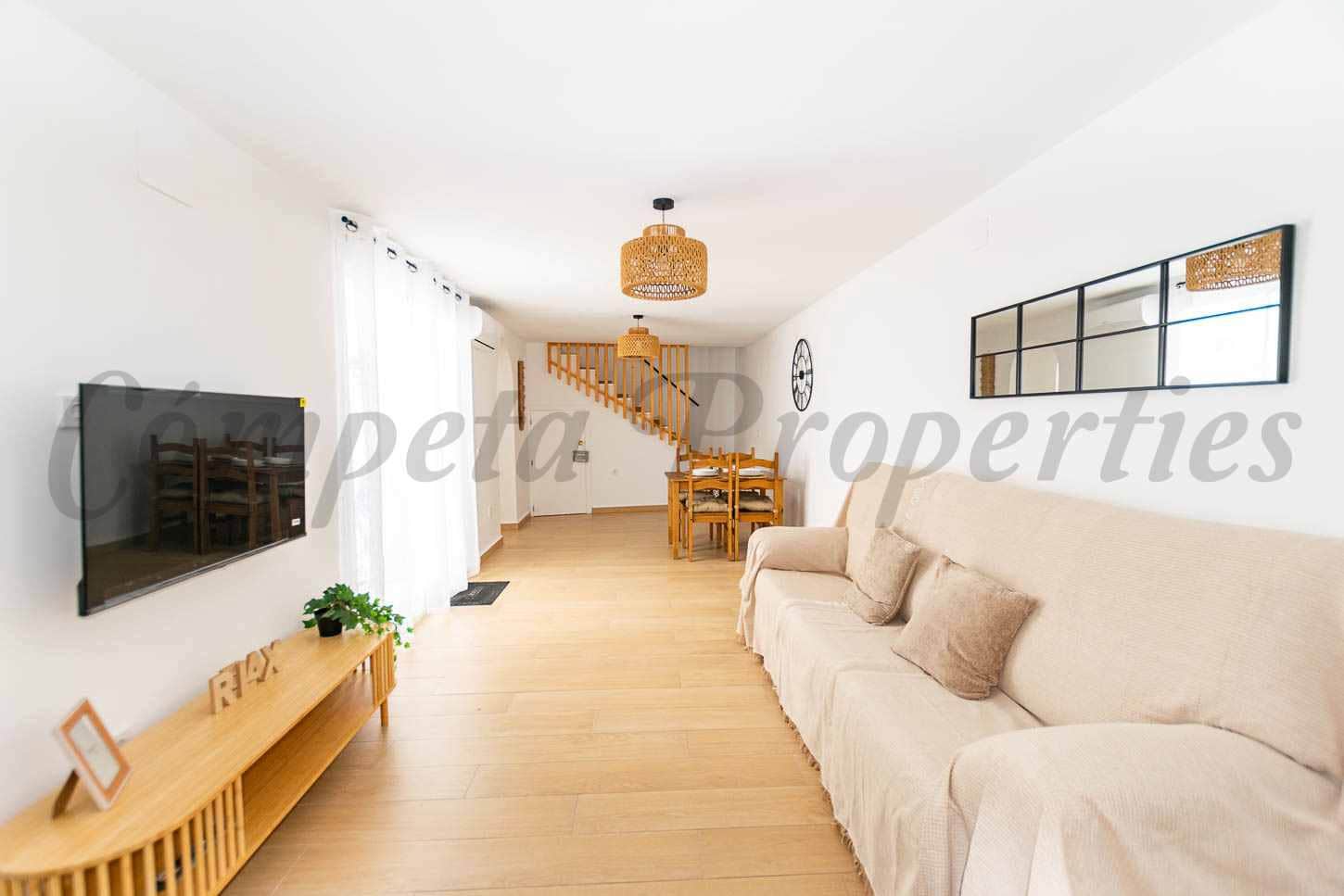 2 bedroom Townhouse for rent in Canillas de Albaida with pool - € 750 (Ref: 9919052)