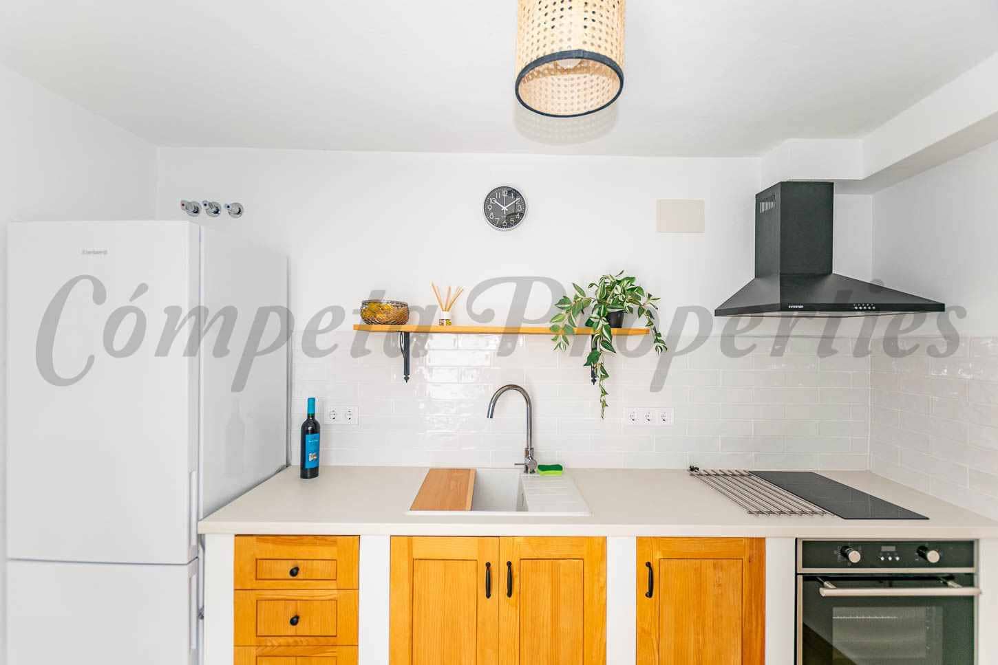 2 bedroom Townhouse for rent in Canillas de Albaida with pool - € 750 (Ref: 9919052)