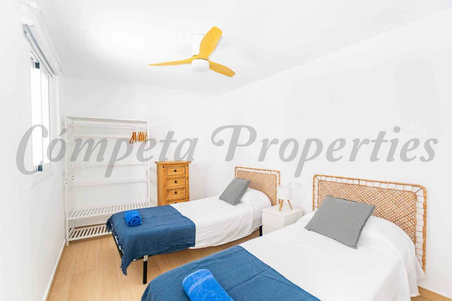2 bedroom Townhouse for rent in Canillas de Albaida with pool - € 750 (Ref: 9919052)