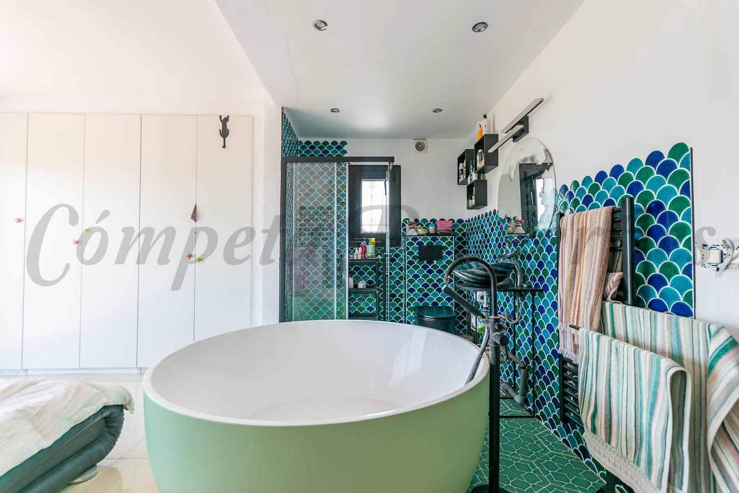 3 makuuhuone Huvila myytävänä paikassa Torrox mukana uima-altaan - 475 000 € (Ref: 9921331)