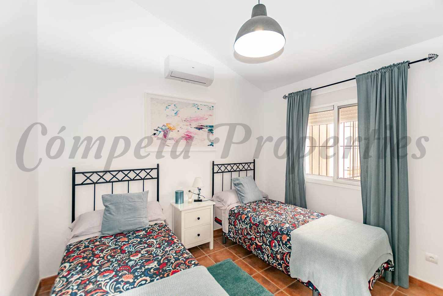 3 quarto Moradia para arrendar em Competa com piscina garagem - 2 250 € (Ref: 9935264)
