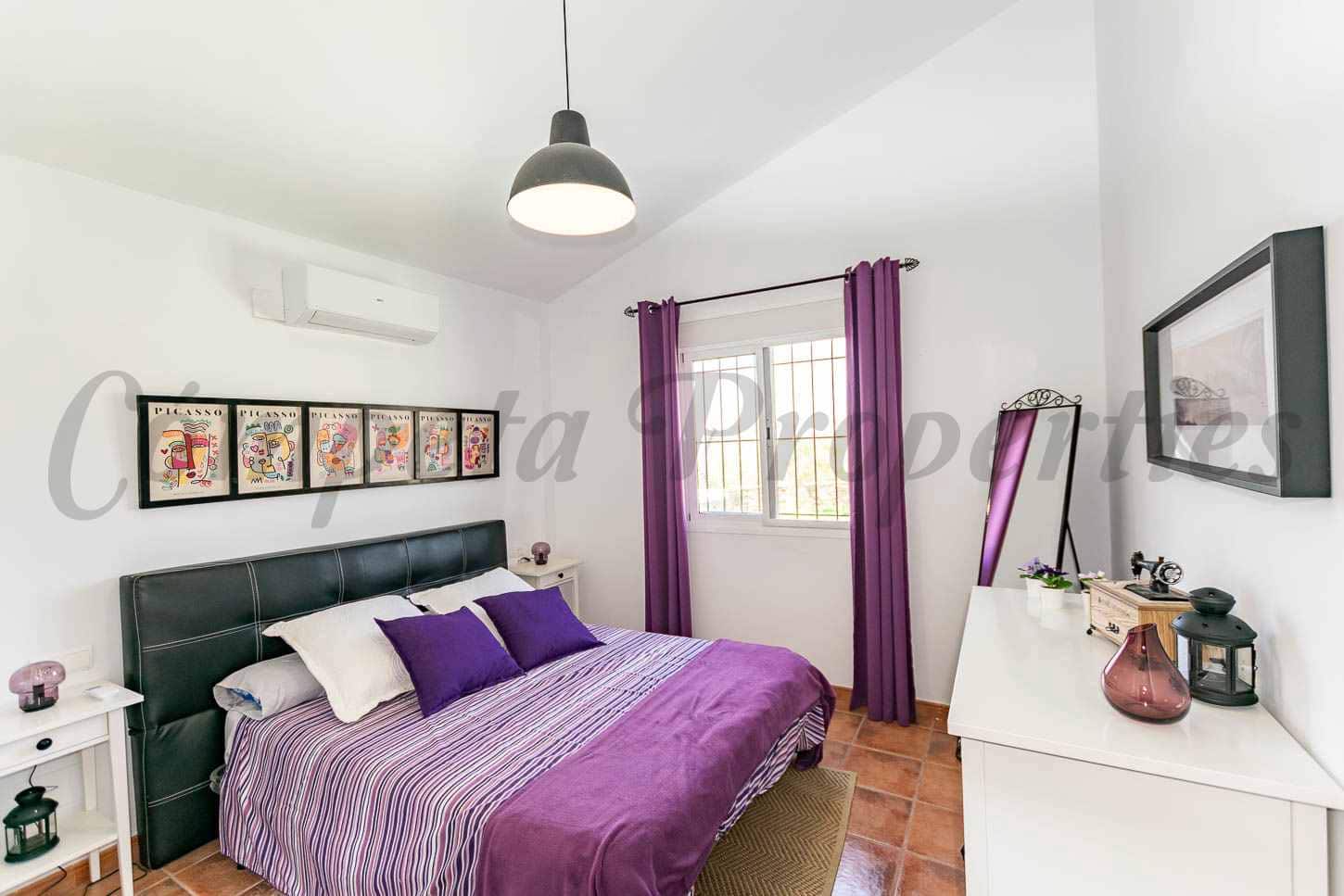 3 quarto Moradia para arrendar em Competa com piscina garagem - 2 250 € (Ref: 9935264)