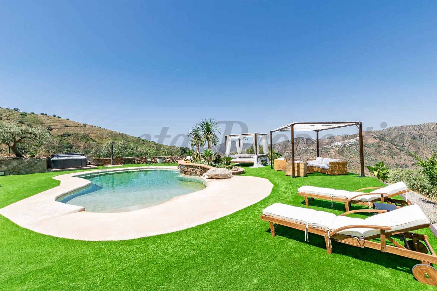 3 quarto Moradia para arrendar em Competa com piscina garagem - 2 250 € (Ref: 9935264)