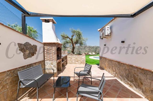 3 quarto Moradia para arrendar em Cómpeta com piscina garagem - 2 250 € (Ref: 9935264)