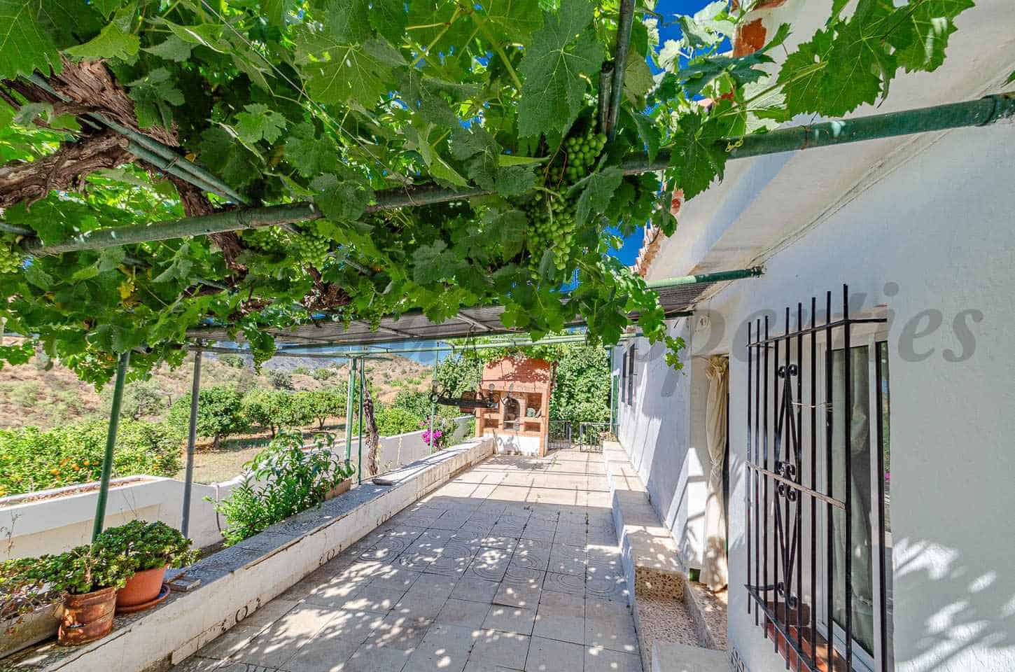 3 sovrum Finca/Hus på landet till salu i Sedella med garage - 355 000 € (Ref: 9940834)