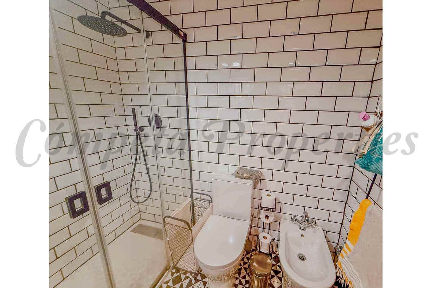 2 soveværelse Lejlighed til salg i Algarrobo Costa med garage - € 275.000 (Ref: 9942875)