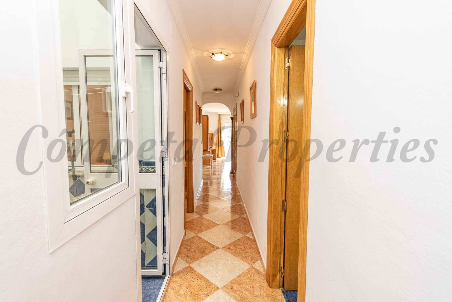 3 soveværelse Lejlighed til leje i Torrox - € 850 (Ref: 9948804)