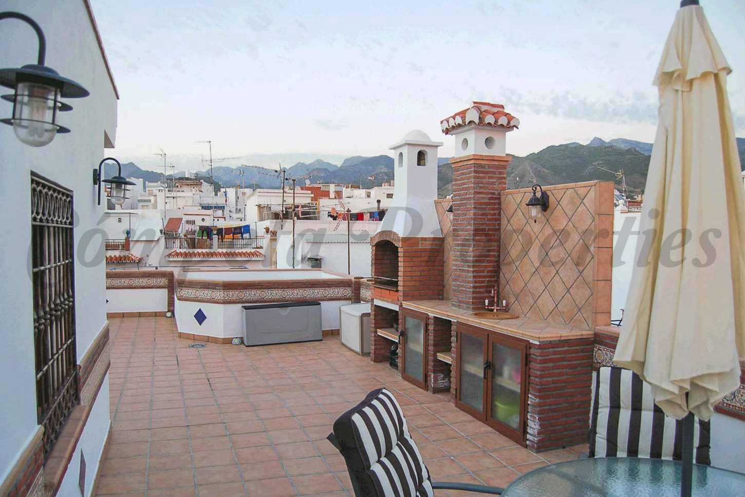 2 quarto Apartamento para arrendar em Nerja - 1 300 € (Ref: 9950669)