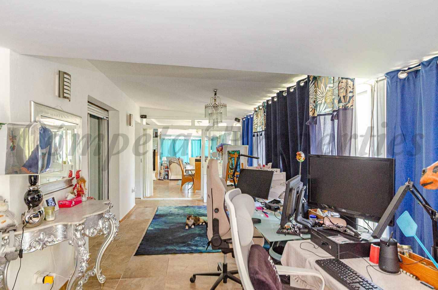 3 quarto Moradia para venda em Arenas com piscina garagem - 439 000 € (Ref: 9953311)