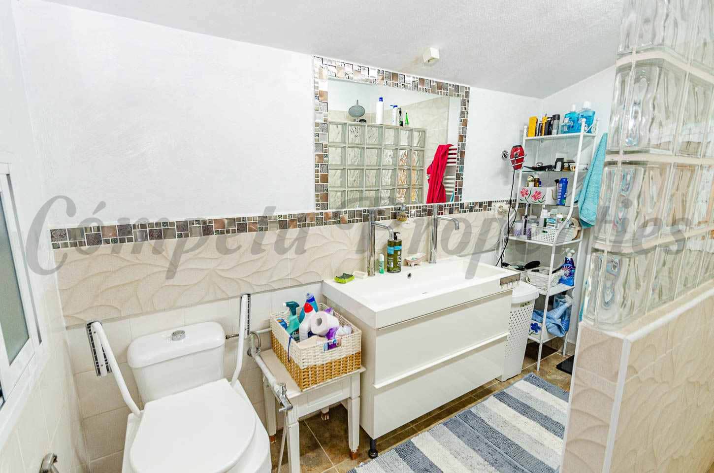 3 quarto Moradia para venda em Arenas com piscina garagem - 439 000 € (Ref: 9953311)