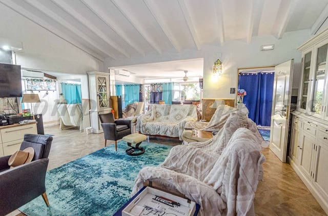 3 quarto Moradia para venda em Arenas com piscina garagem - 439 000 € (Ref: 9953311)