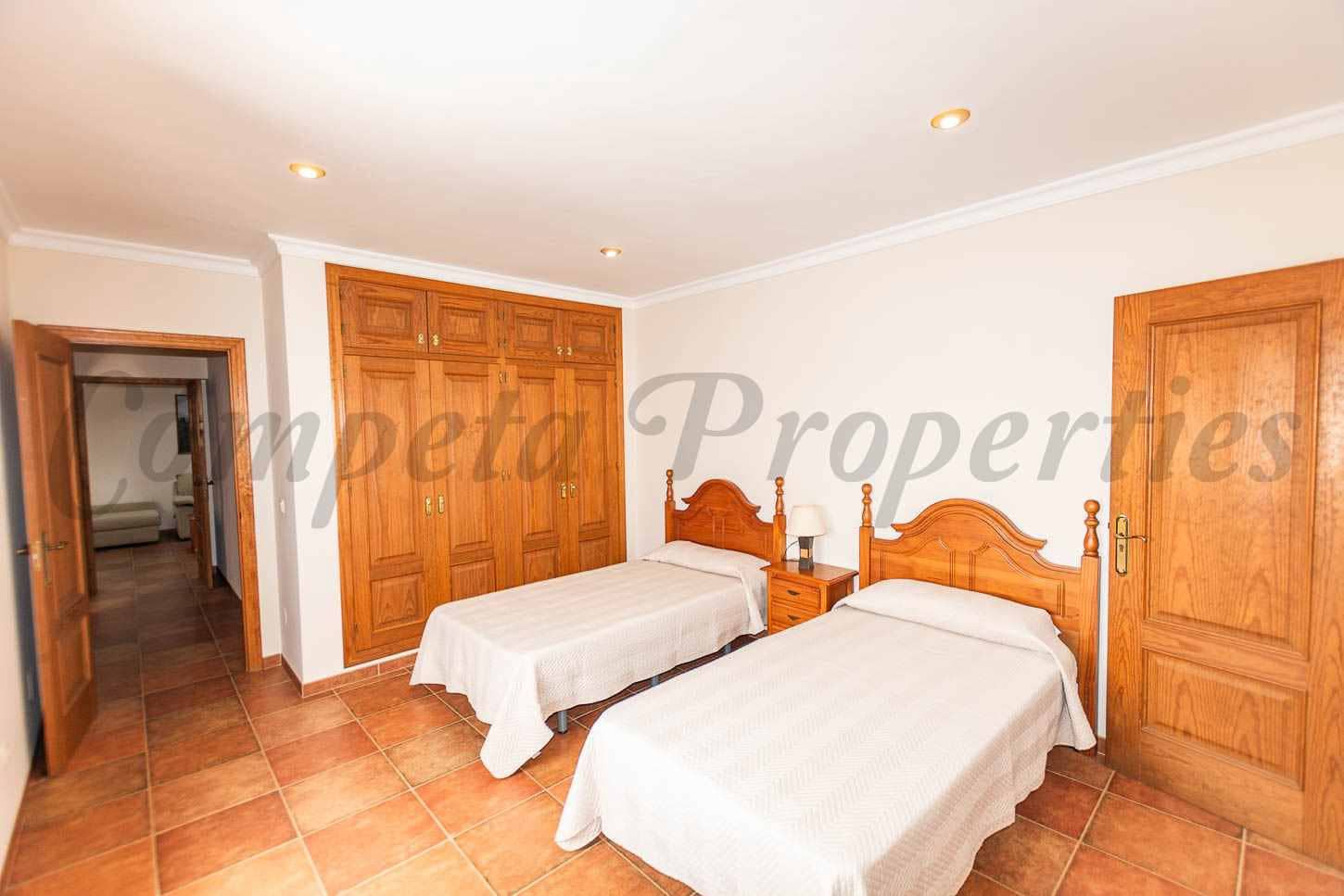 2 soverom Leilighet til leie i Nerja - € 850 (Ref: 9969059)