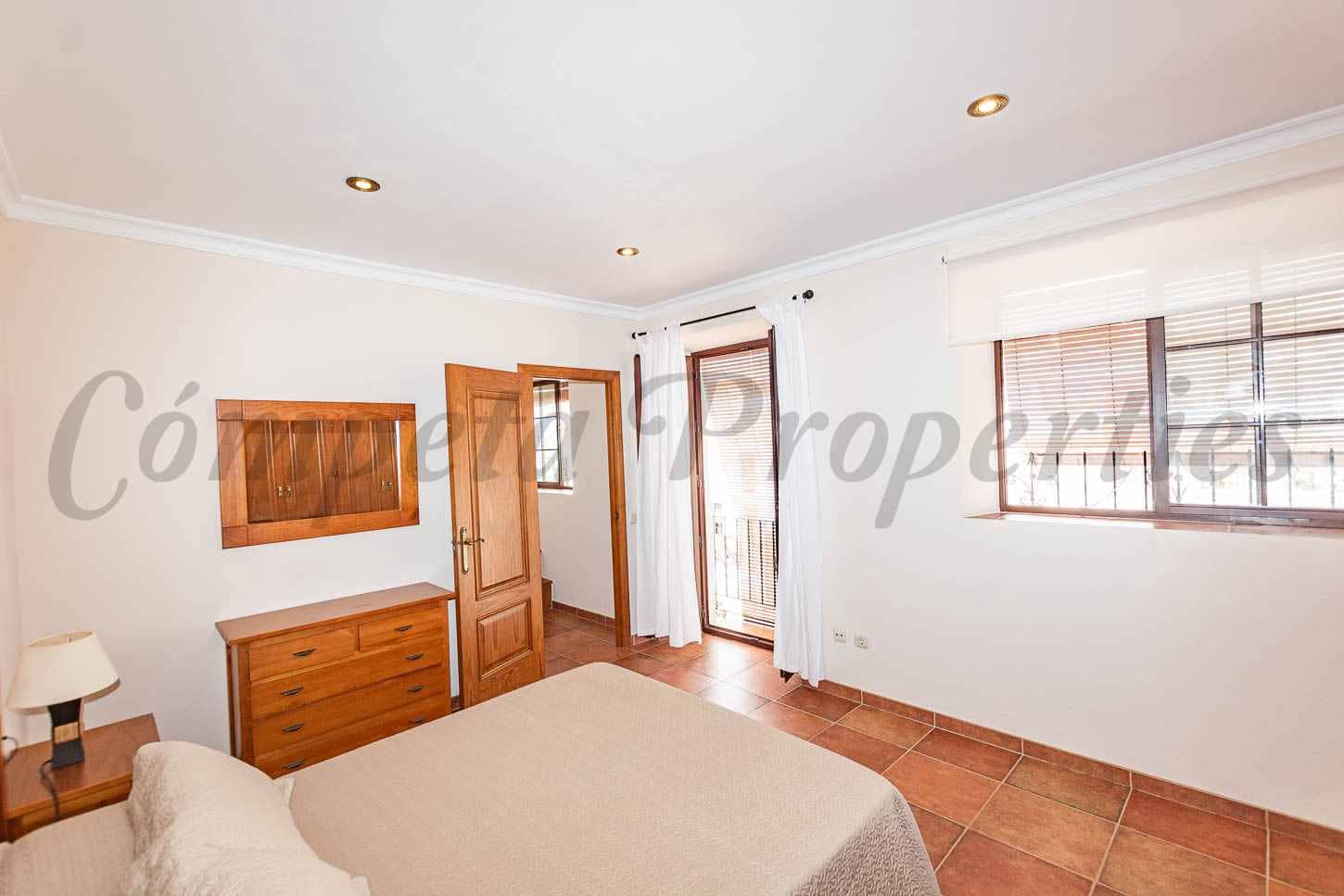 2 soverom Leilighet til leie i Nerja - € 850 (Ref: 9969059)