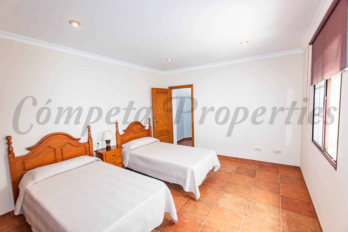 2 soverom Leilighet til leie i Nerja - € 850 (Ref: 9969059)