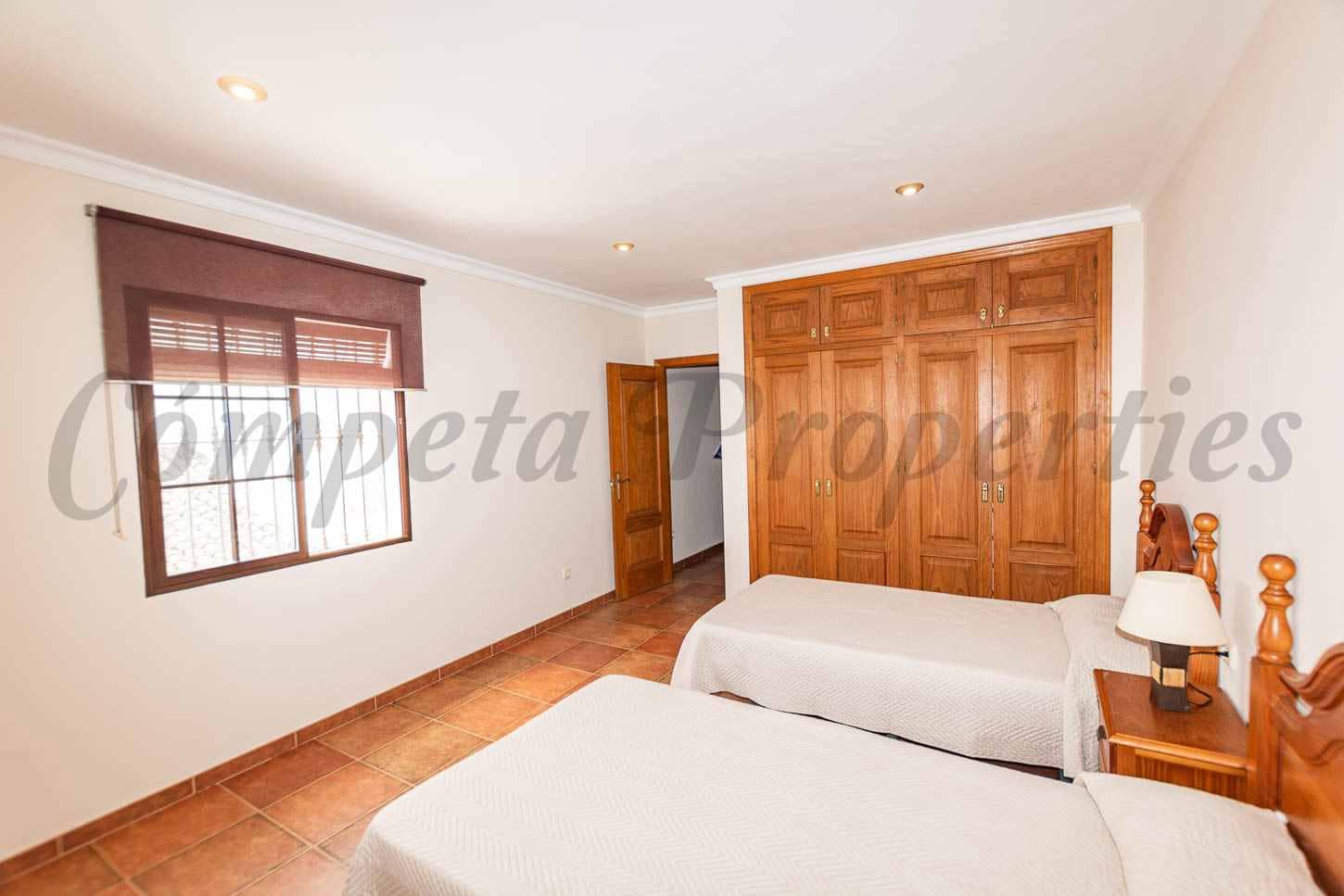 2 soverom Leilighet til leie i Nerja - € 850 (Ref: 9969059)