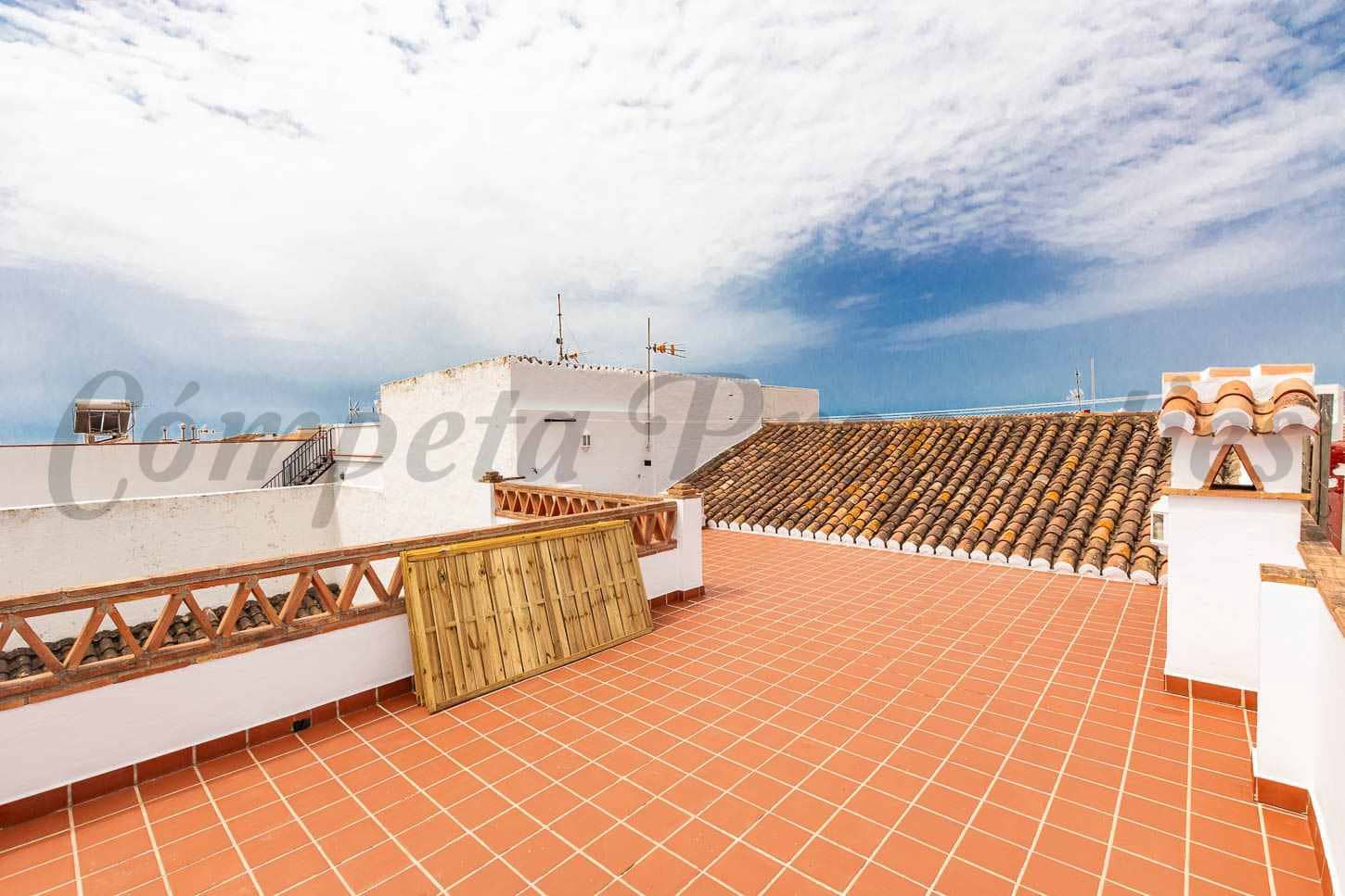 2 soverom Leilighet til leie i Nerja - € 850 (Ref: 9969059)