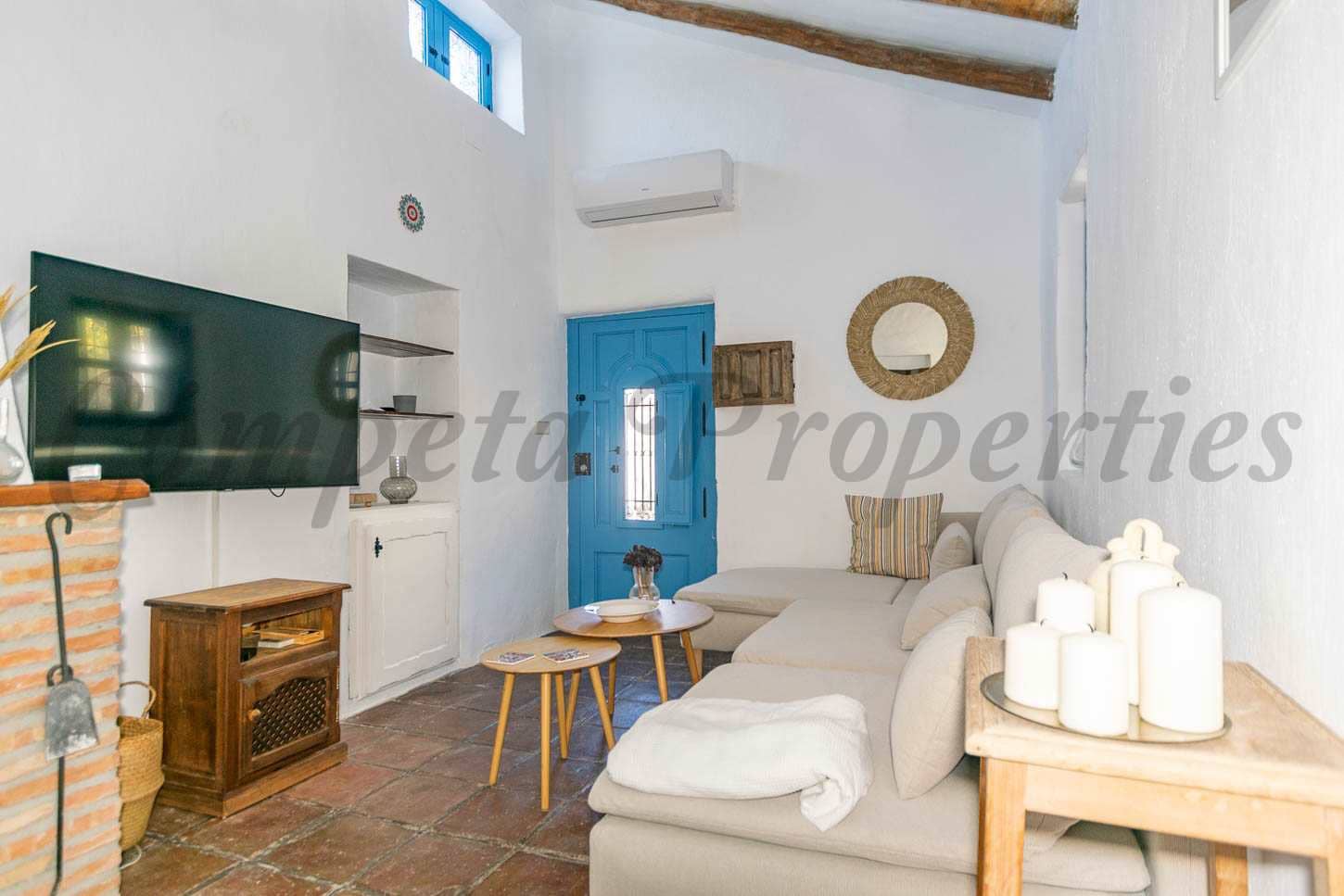 Finca/Casa Rural de 4 habitaciones en Cómpeta en venta con piscina - 549.000 € (Ref: 9973806)